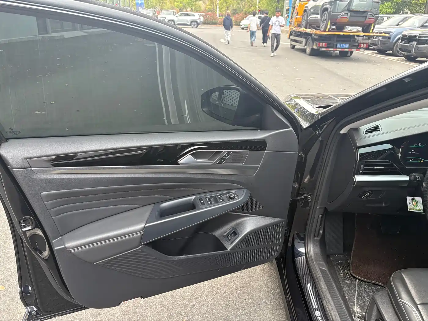 Volkswagen Passat 2023 Facelift 330TSI Starlight Elite Edition фото 5
