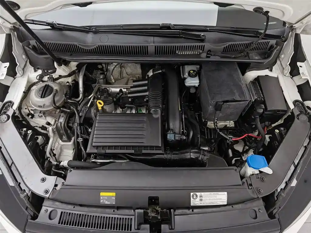 Volkswagen Touran 2018 Touran L 280TSI DSG Comfort 7-seater China V фото 6