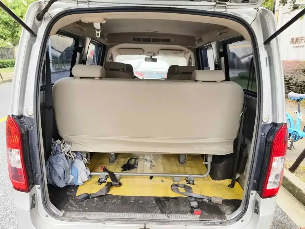 Wuling Motors Wuling Rongguang V 2017 2016 1.5L Standard