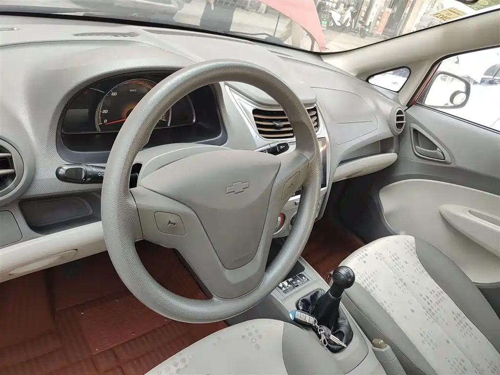 Chevrolet Sail 2013 Sedan 1.2L Manual Fashion Happiness Edition фото 11