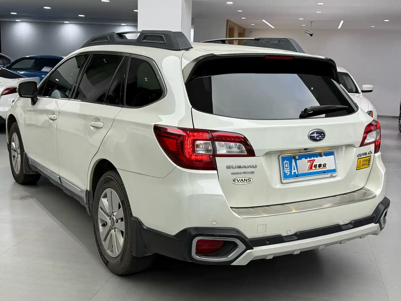 Subaru Outback 2015 2.5i Luxury Navigation Edition фото 11