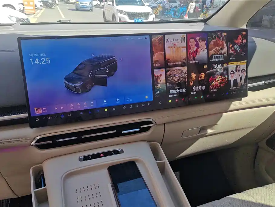 Voyah Auto Voyah Dreamer 2025 PHEV 4WD Kunpeng Premium Edition фото 13