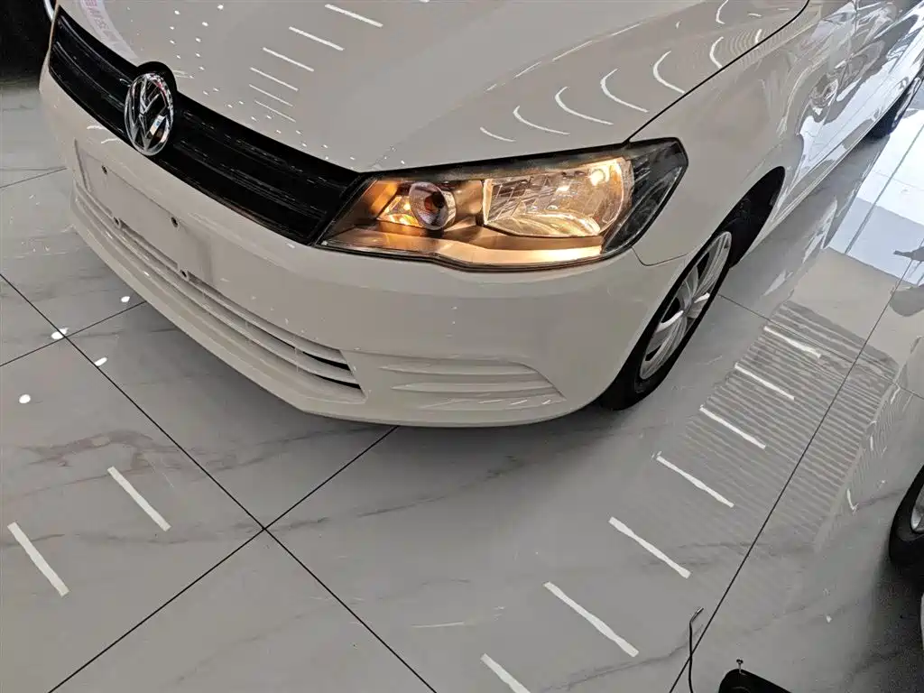 Volkswagen Jetta 2015 1.6L Auto Trend фото 24