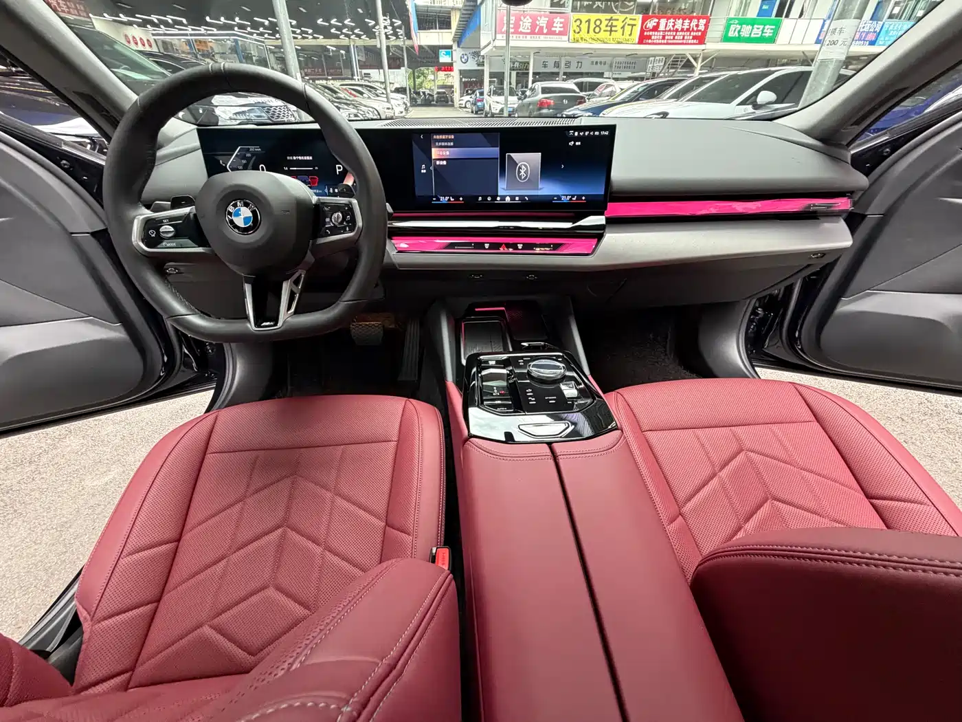 BMW 5 Series 2025 530Li Leading M Sport Package фото 18