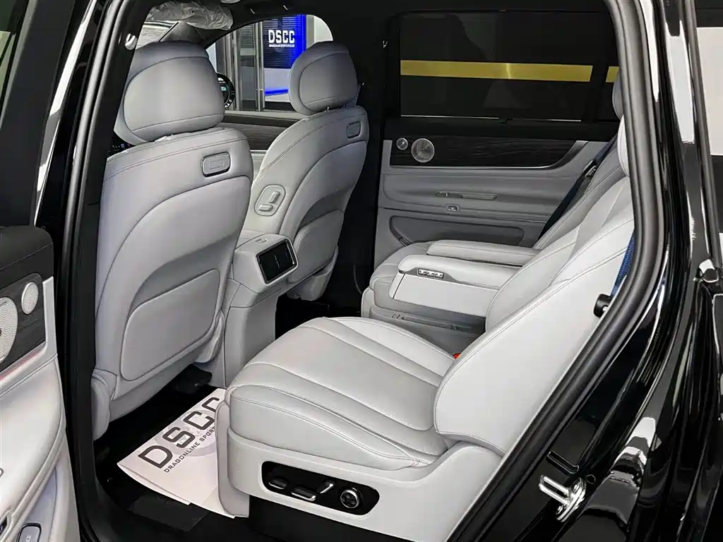 AITO Wenjie AITO M9 2025 Extended Range Max 52kWh 6-Seater фото 9