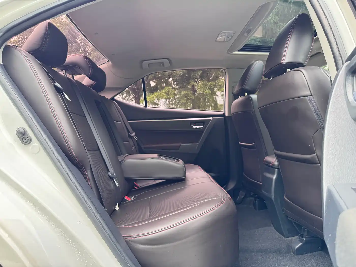 Toyota Levin 2017 Facelift 185T CVT Elite (China V) фото 10