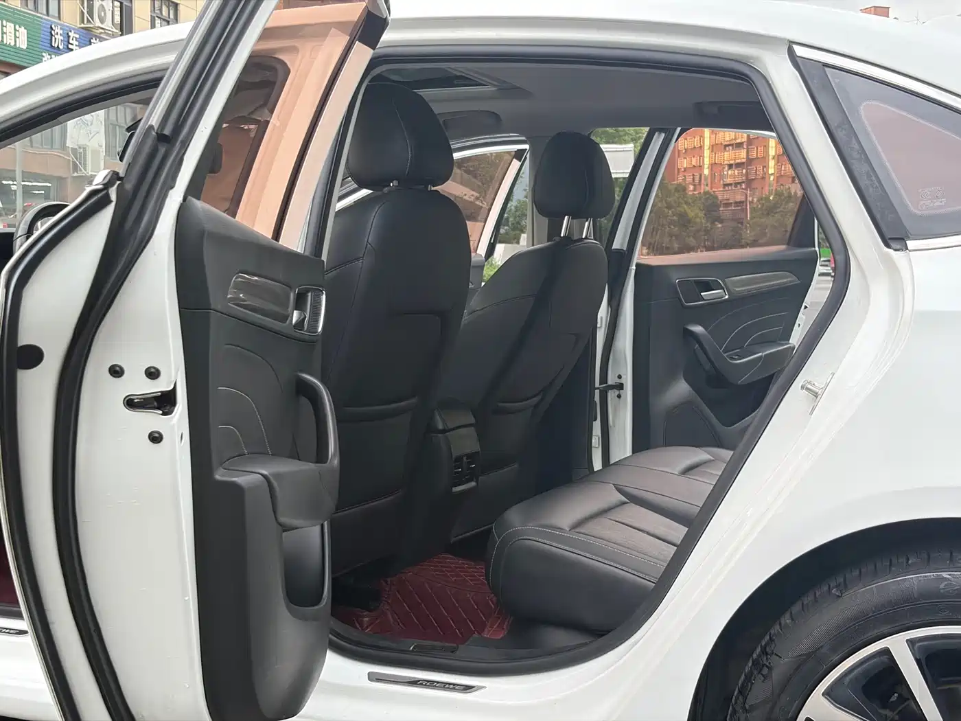 Roewe i6 2018 2017 20T Auto Internet Smart Premium Edition