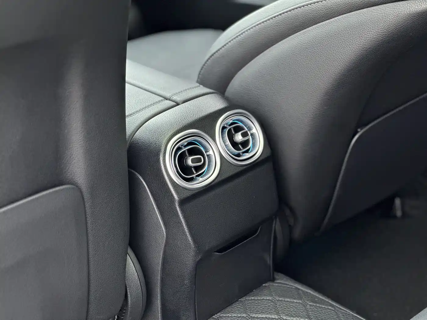 Mercedes-Benz C-Class New Energy 2023 Facelift C 350 eL фото 4