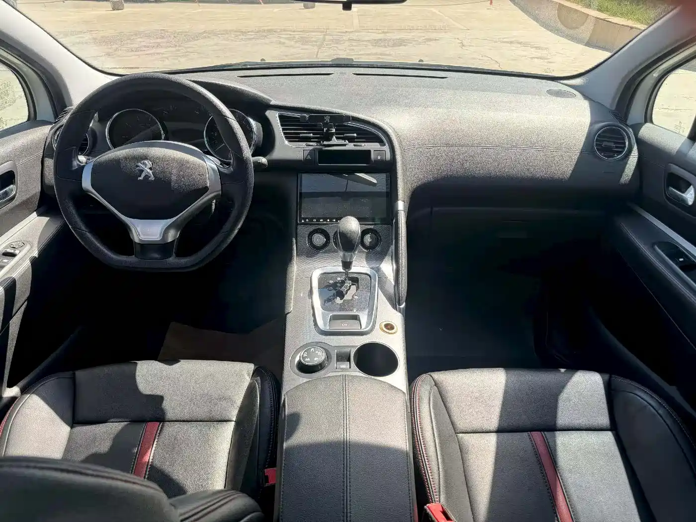 Peugeot 3008 2016 1.6THP Automatic Standard Edition фото 5