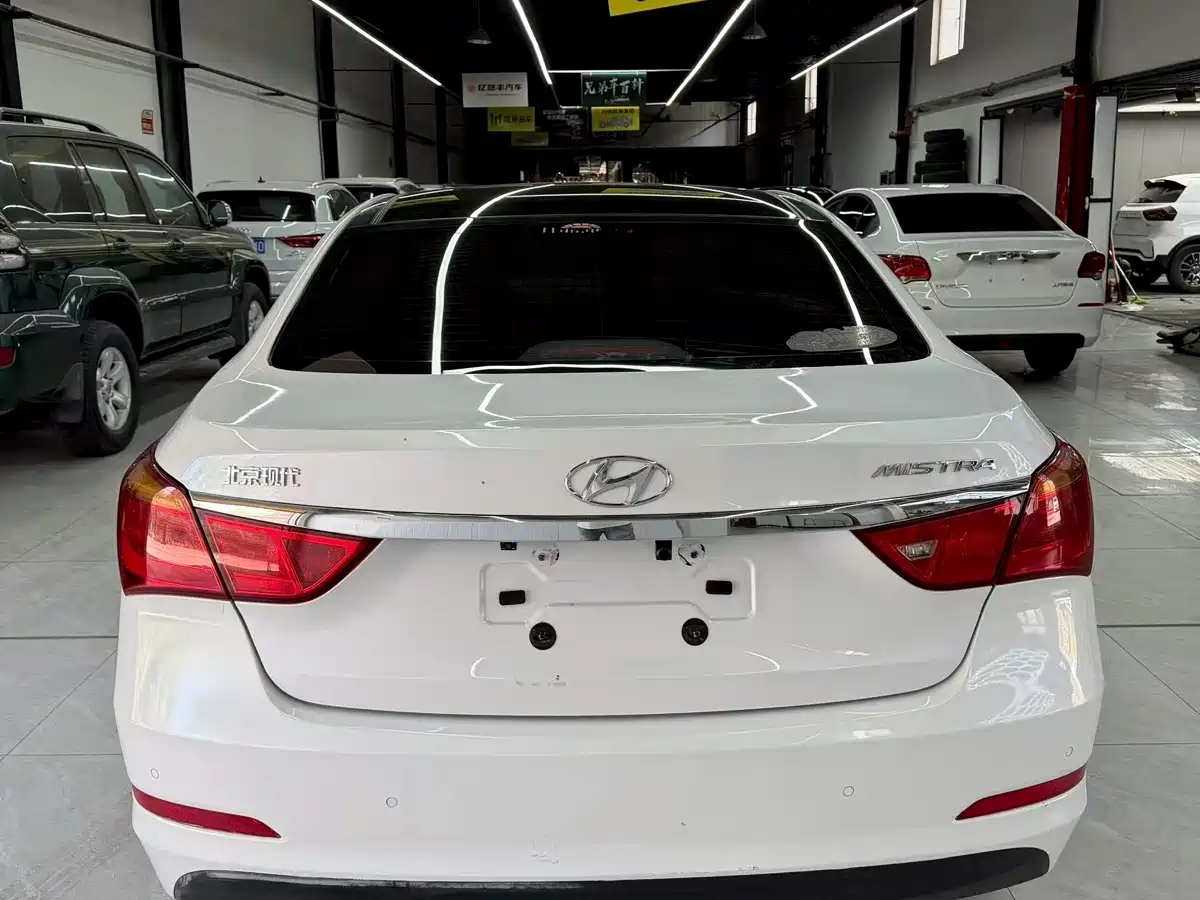 Hyundai Mistra 2014 1.8L Auto Smart GLS фото 8