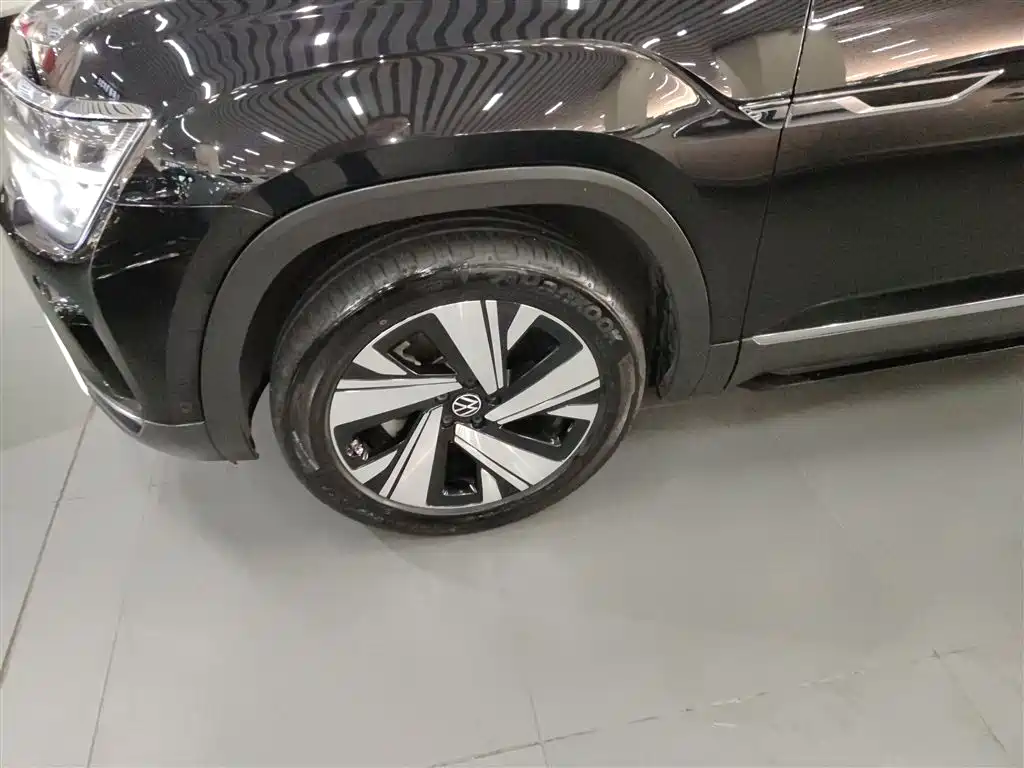 Volkswagen Teramont 2023 530 V6 AWD Premium Luxury Edition фото 23