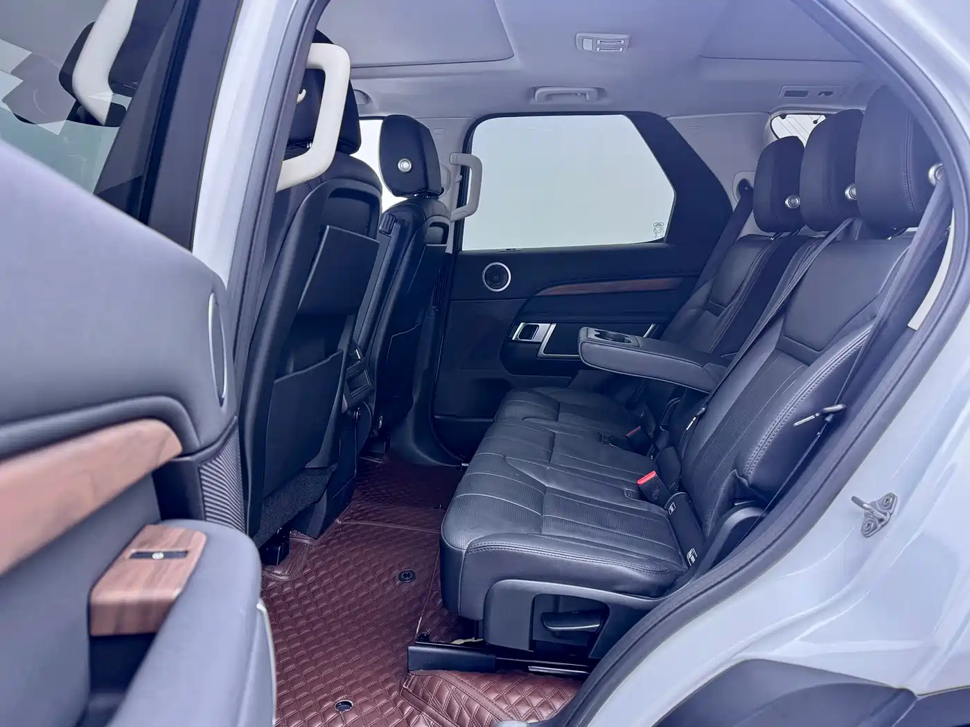 Land Rover Discovery 2017 3.0 SC V6 S фото 12