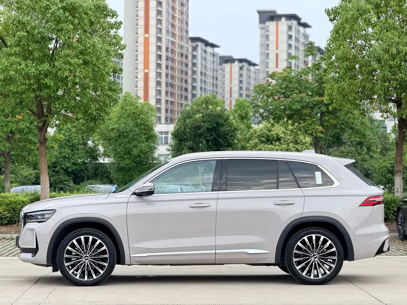 Geely Xingyue L 2024 1.5T Tiāngōng Edition фото 4
