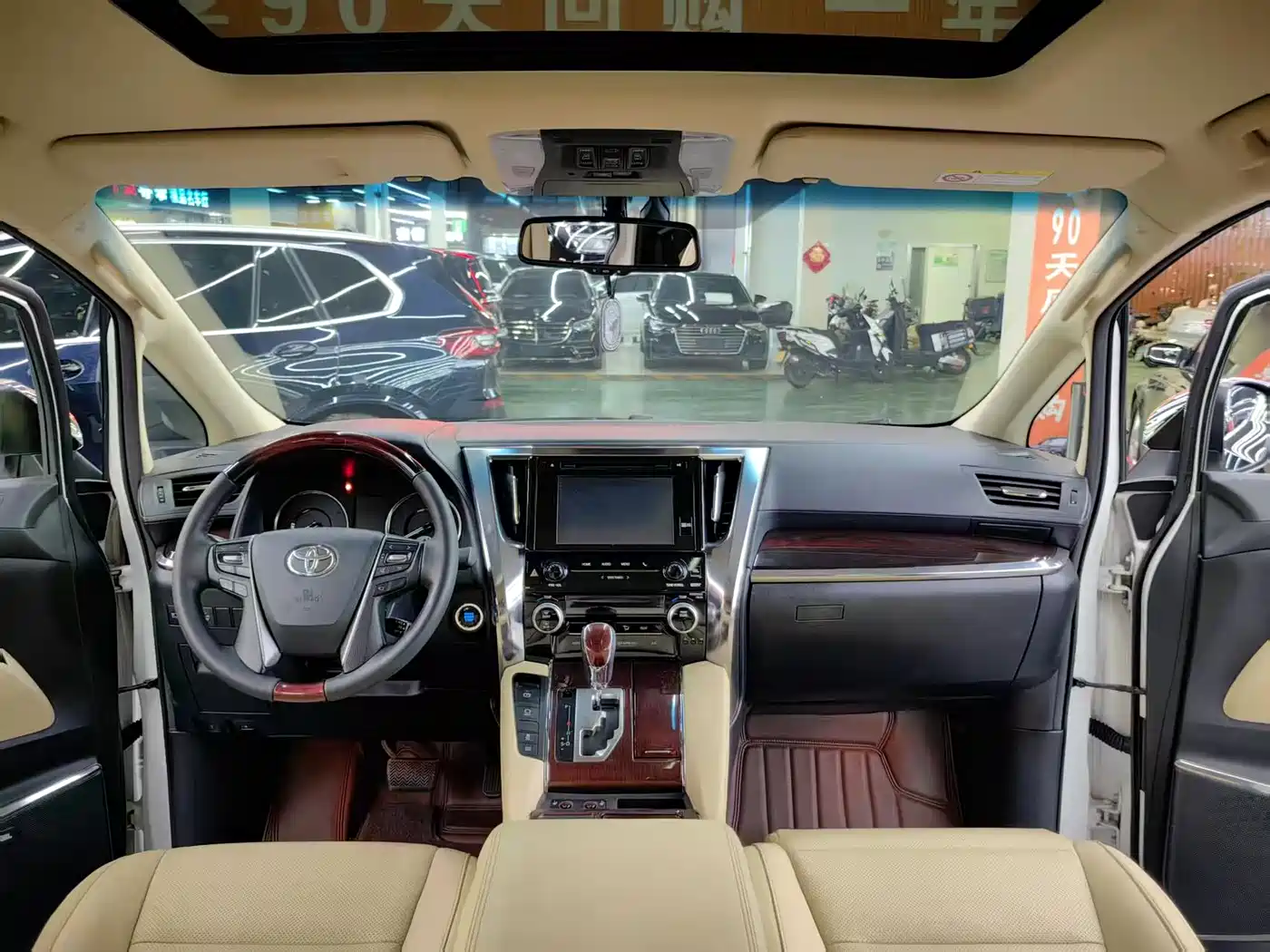 Toyota Alphard 2018 3.5L Luxury фото 5