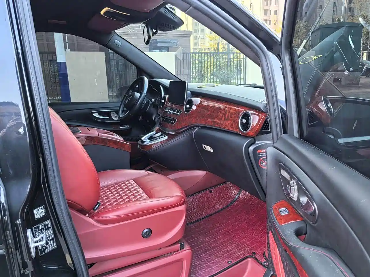 Mercedes-Benz V-Class 2018 V 260 L Premium Long Version China V фото 3