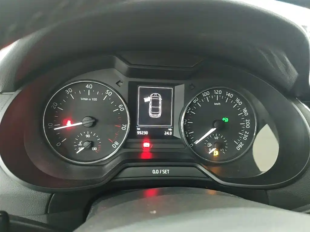 Škoda Octavia 2017 1.6L Automatic Smart Edition фото 12