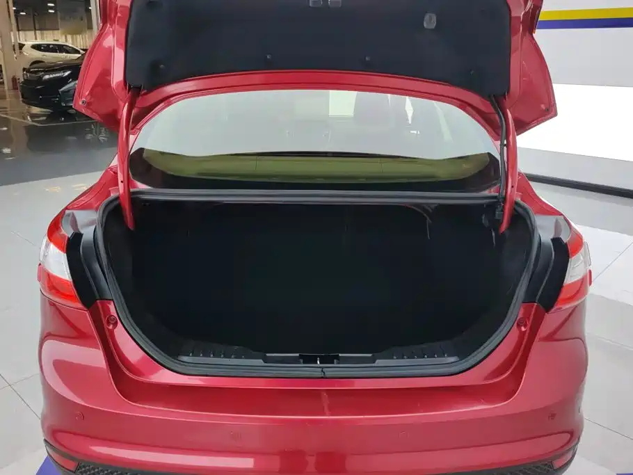 Фото 4 - Ford Focus
