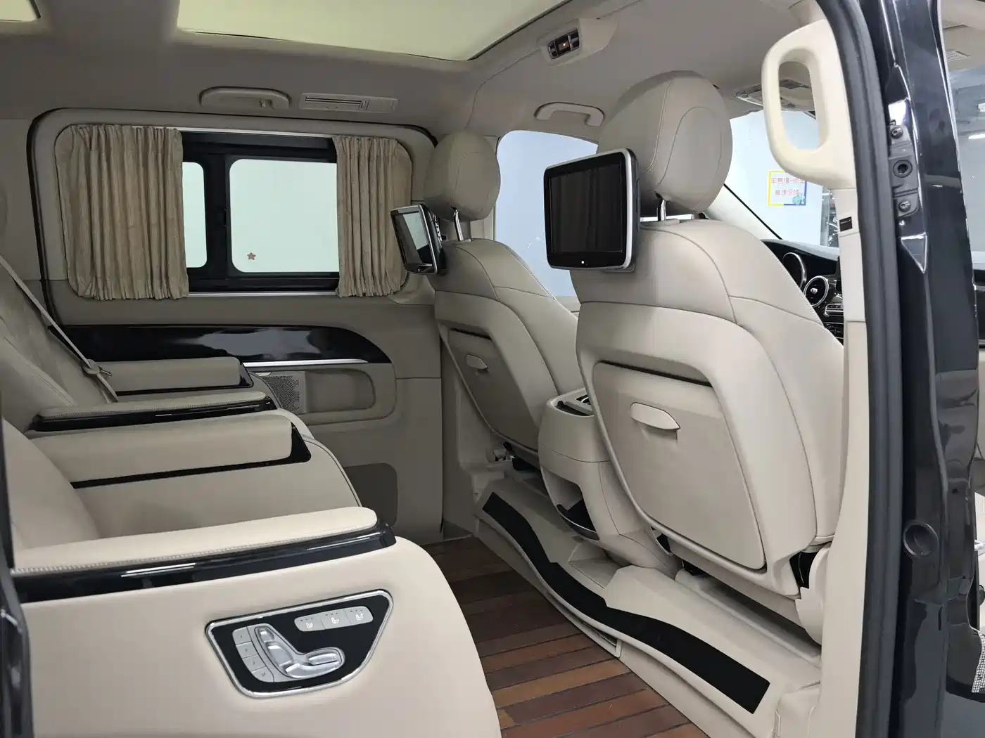 Mercedes-Benz V-Class 2017 2016 V 260 L Premium Long