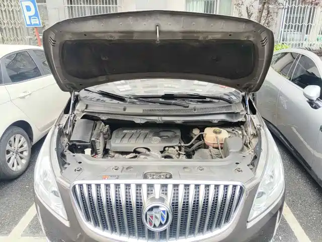 Buick GL8 2014 2.4L Comfort Edition — фото 3