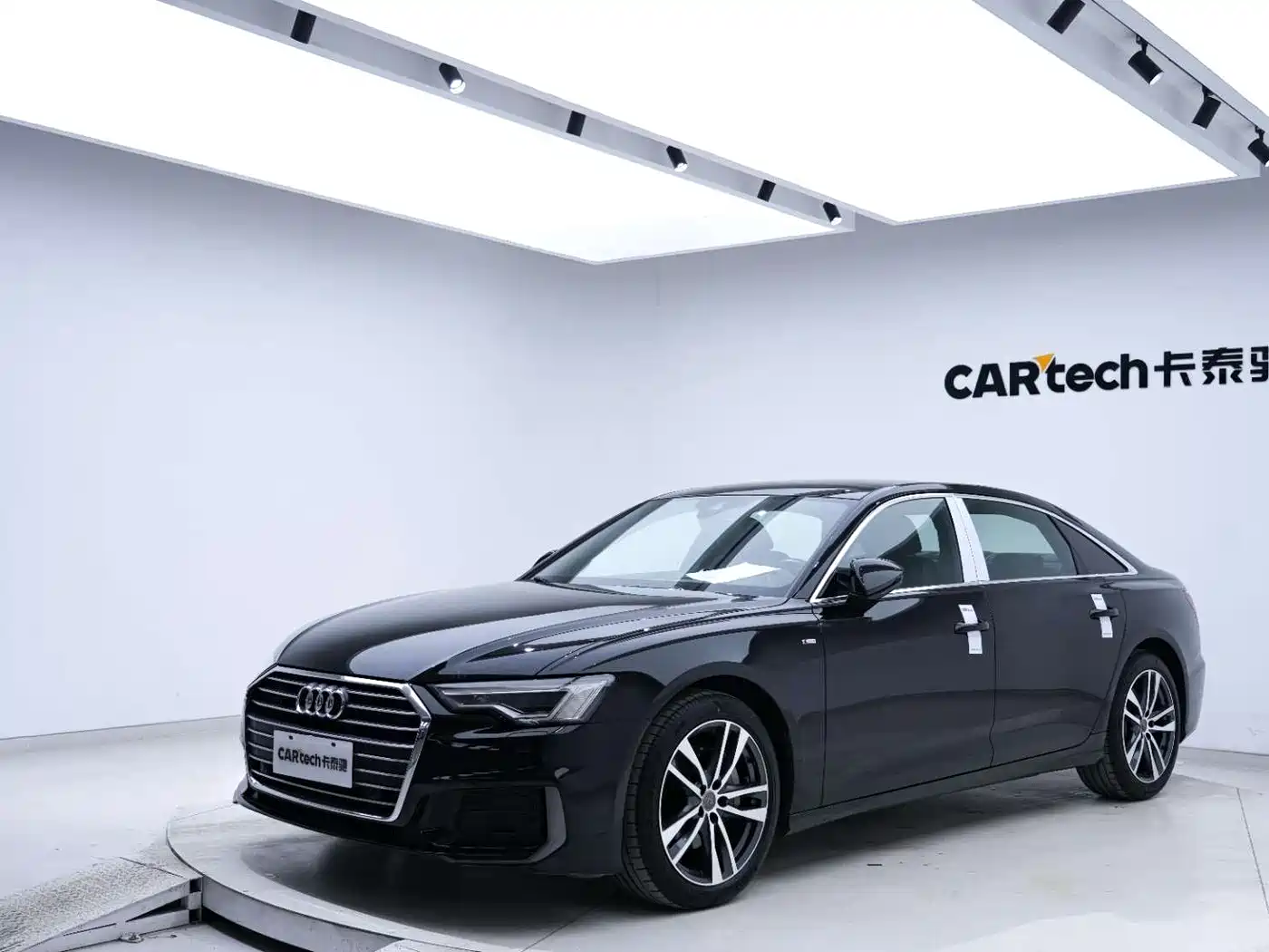 Audi A6L 2021 40 TFSI Luxury Sport фото 10