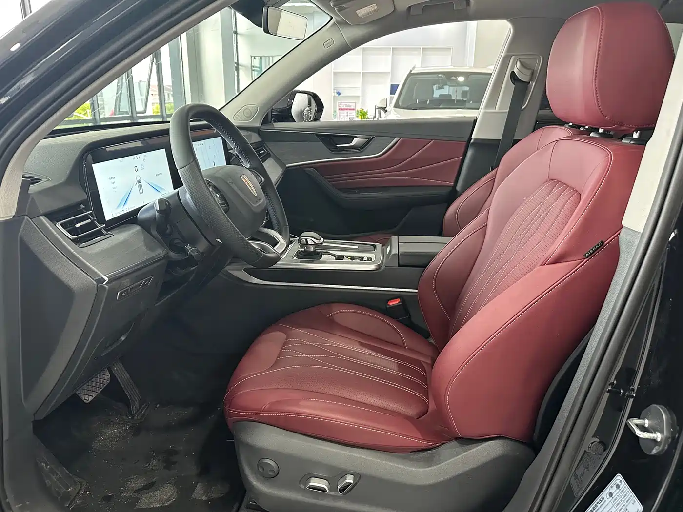 Hongqi HS5 2025 2.0T 2WD 600,000 Units Commemorative Edition фото 6