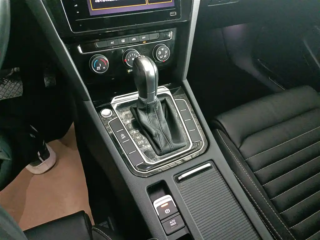 Volkswagen Magotan 2020 280TSI DSG Comfort фото 10