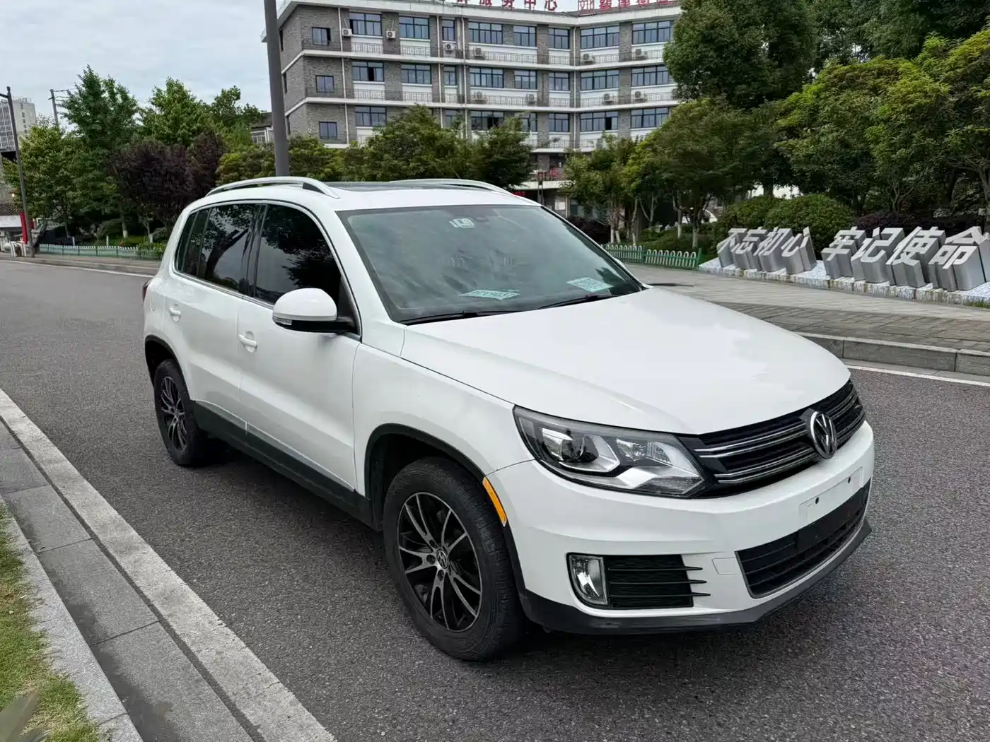Volkswagen Tiguan 2015 1.8TSI Automatic 2WD Highline фото 3