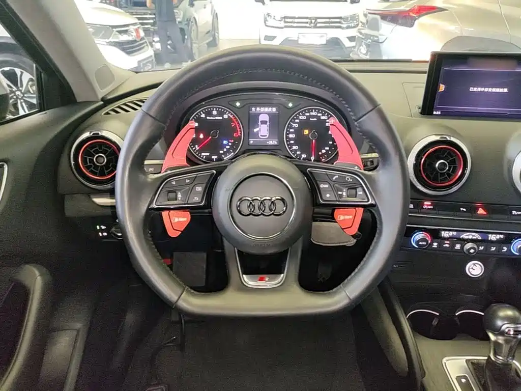 Фото 11 - Audi A3