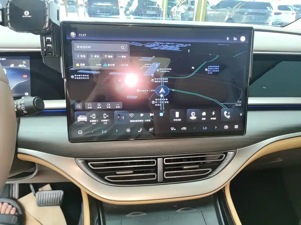 Denza D9 2023 2022 DM-i 970 AWD Flagship