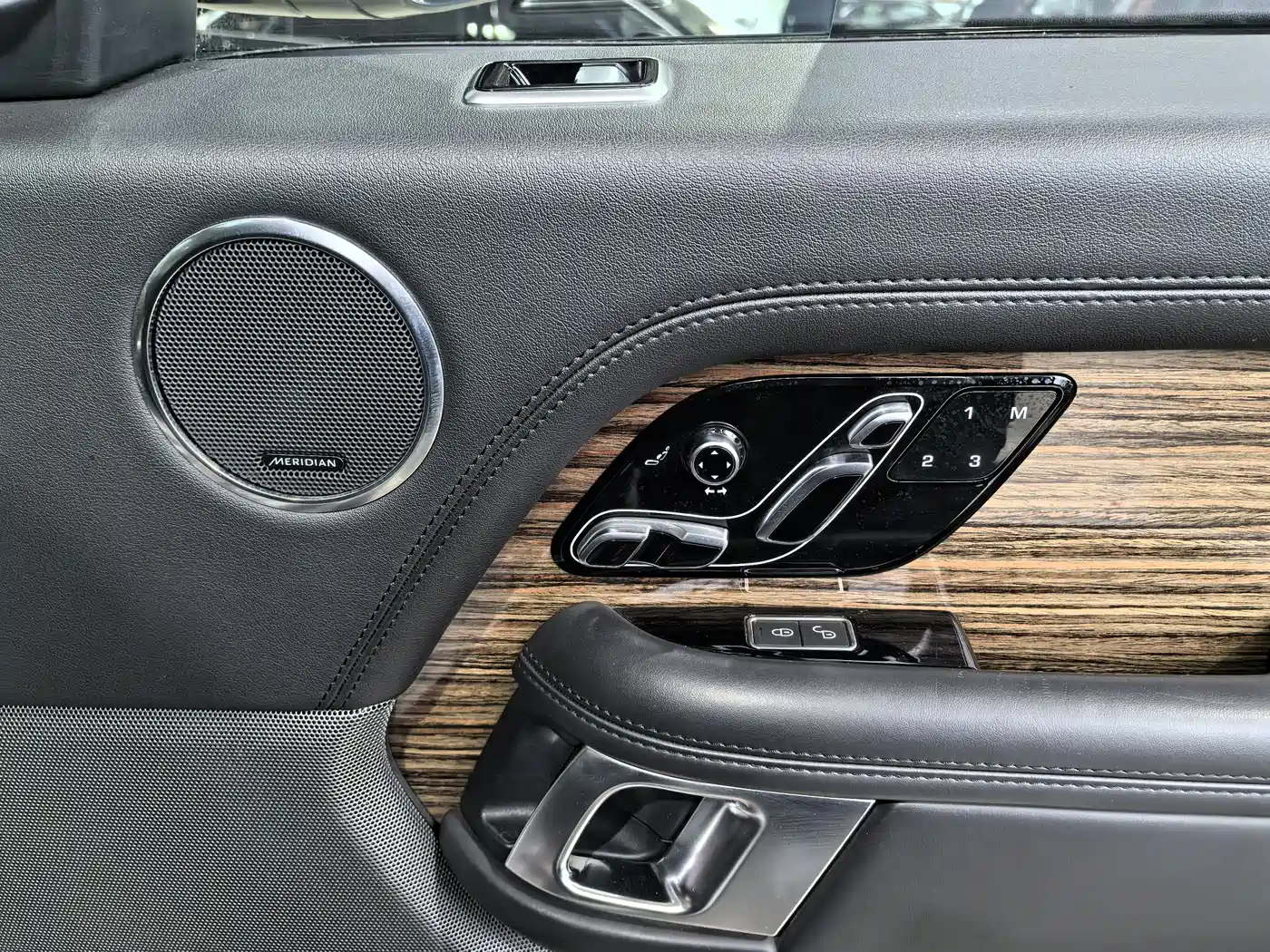 Land Rover Range Rover 2019 3.0 SC V6 Heritage Extended Edition фото 26