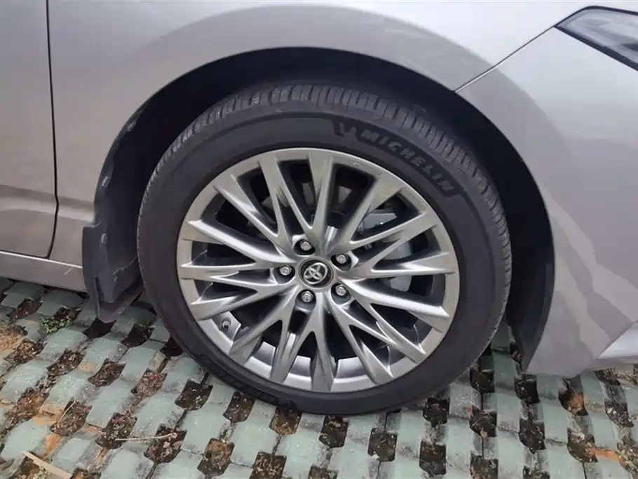 Toyota Avalon 2022 Hybrid 2.5L XLE Premium Edition фото 6