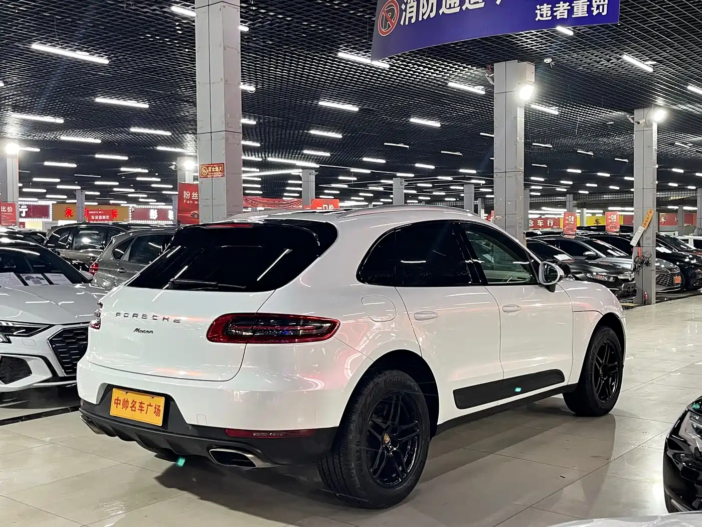 Porsche Macan 2016 Macan 2.0T фото 6