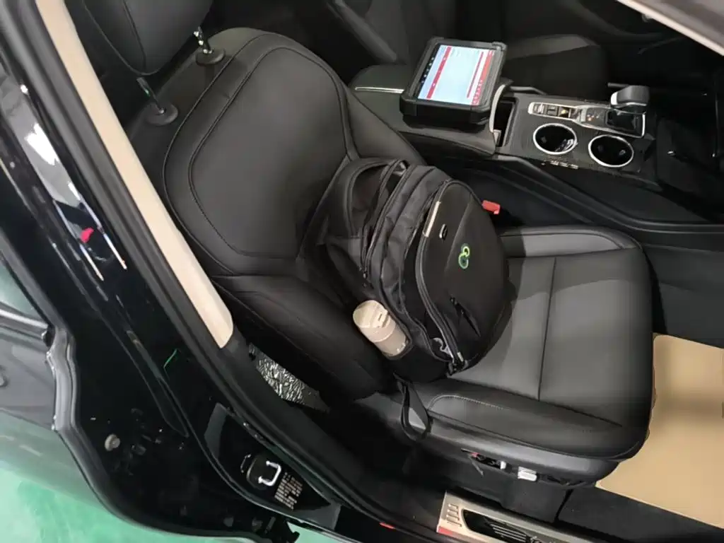 Hongqi HS3 PHEV 2025 2025 125km Jingwei PLUS 2 Million Commemorative Edition