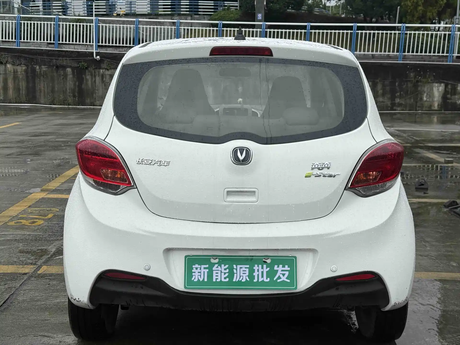 Photo 6 - Changan Benben E-Star