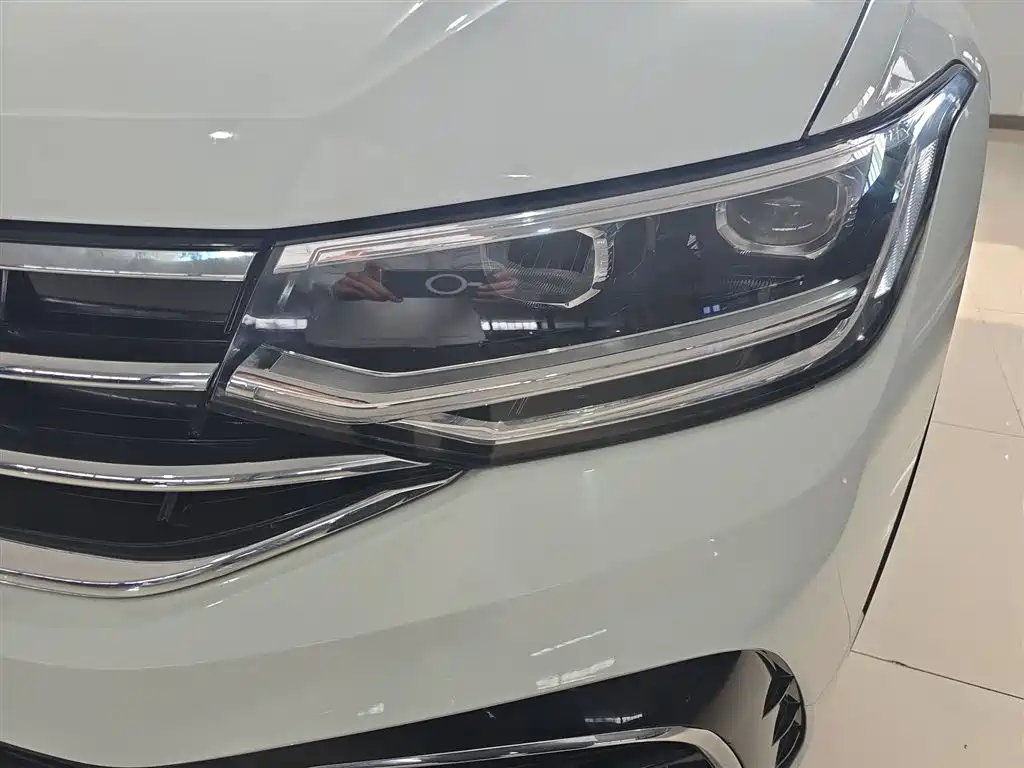 Volkswagen Tiguan L 2023 330TSI Auto 2WD R-Line Premium Edition фото 23