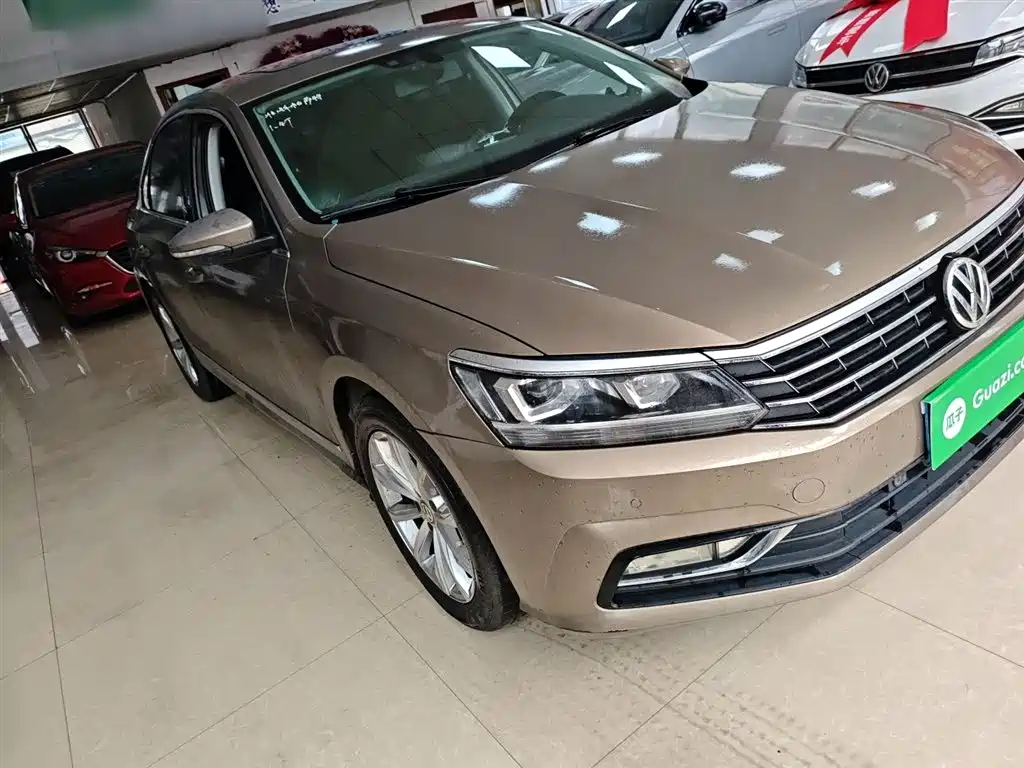 Volkswagen Passat 2017 280TSI DSG Prestige фото 4