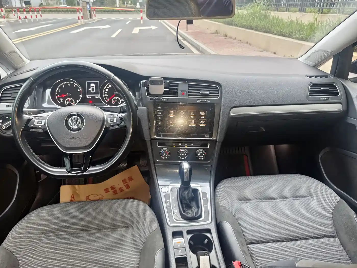 Volkswagen Golf 2020 Beloved Edition 280TSI DSG Comfort фото 38