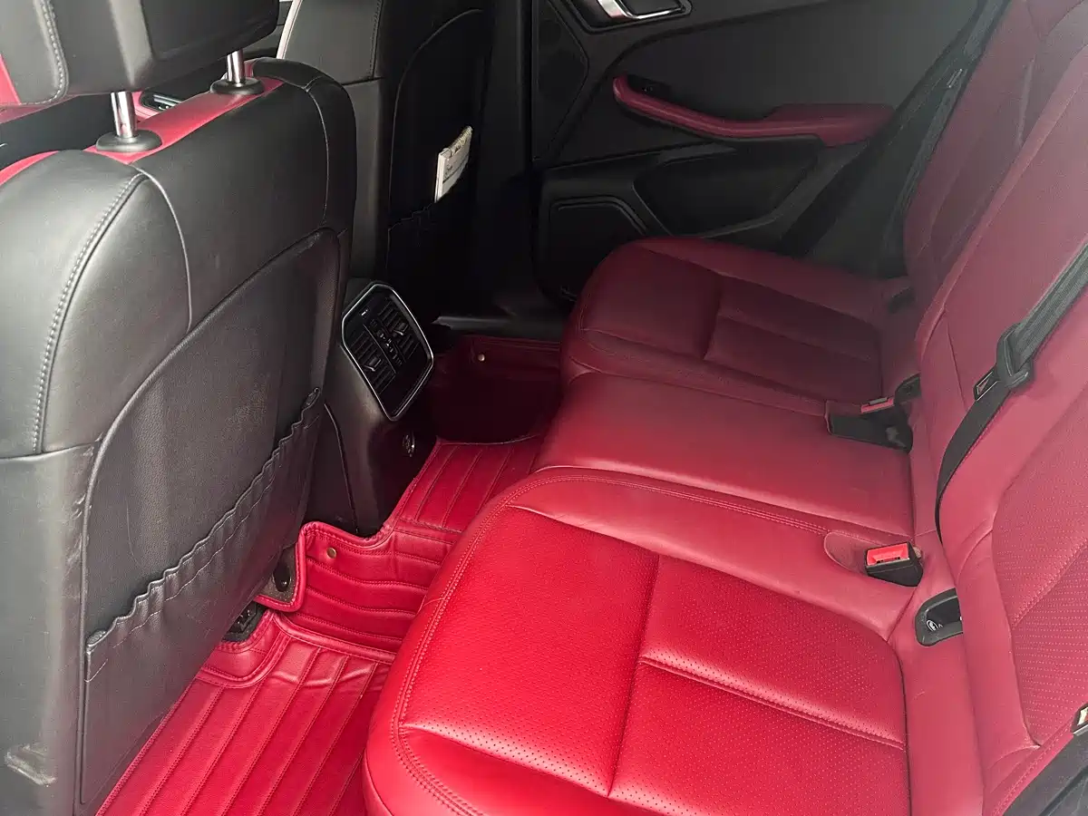 Porsche Macan 2017 Macan 2.0T фото 4