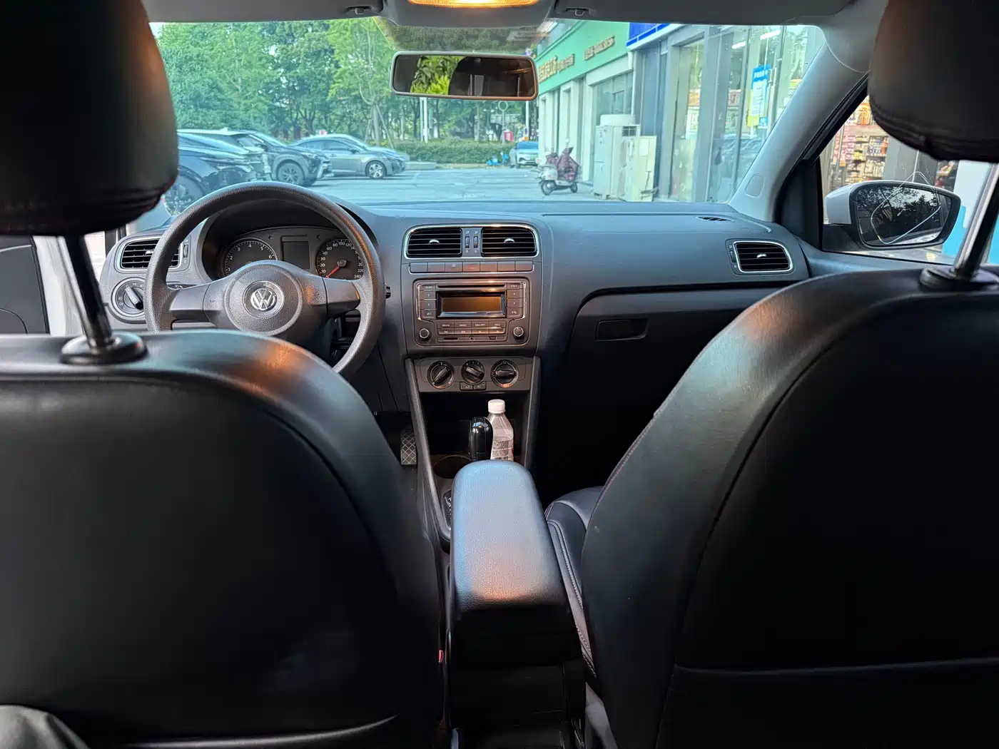 Volkswagen Polo 2013 1.4L Automatic Comfort Edition фото 9
