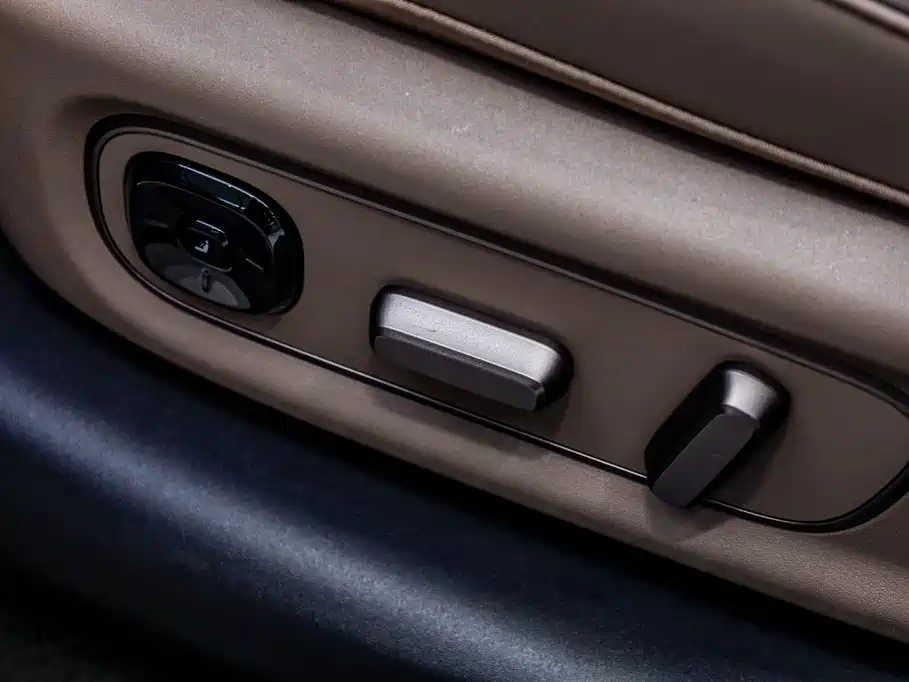 Li Auto Li i8 2025 2025 Standard Edition