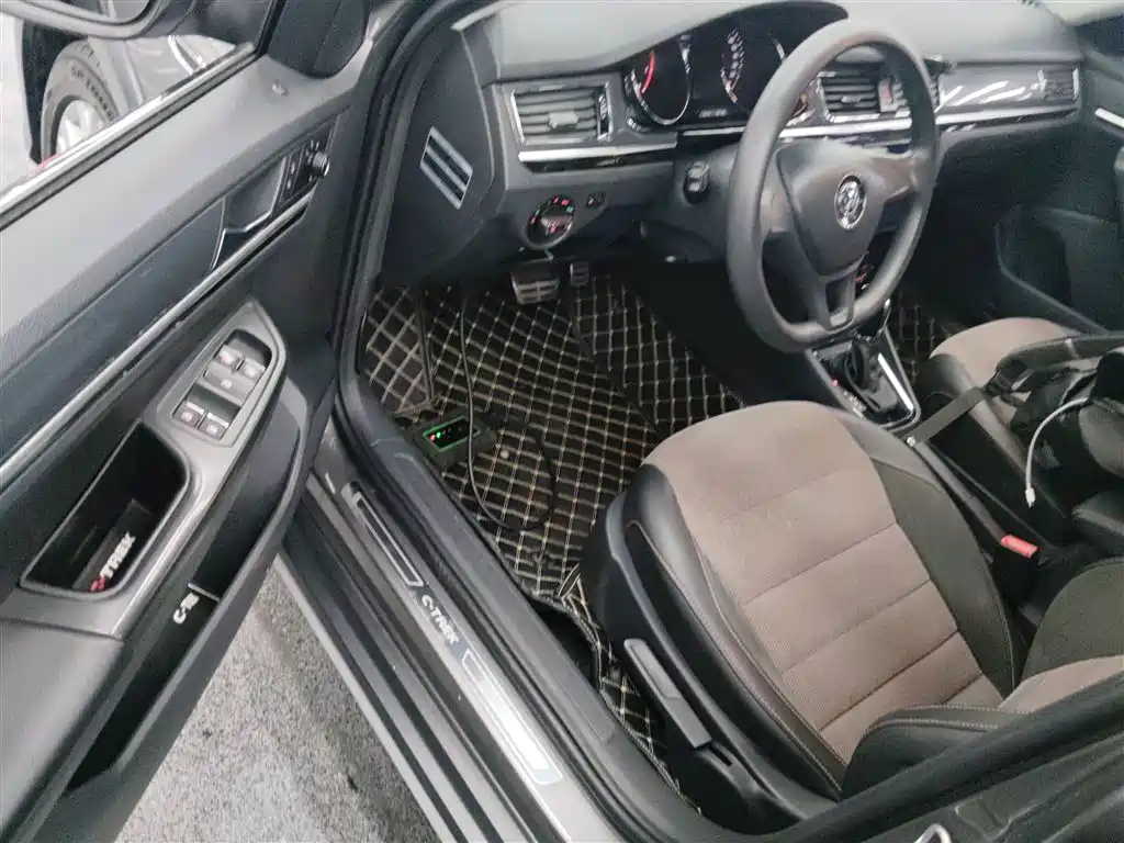 Volkswagen C-TREK 2017 1.6L Automatic Comfort фото 12