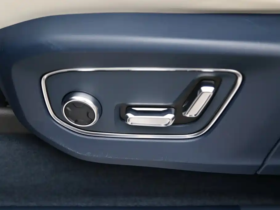 ZEEKR 009 2025 2024 6-seat Executive AWD 108kWh