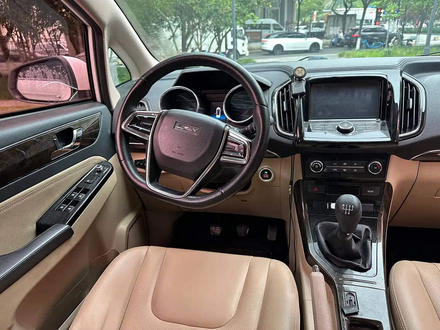 Lifan Xuanlang 2017 2017 1.8L Manual Comfort Type