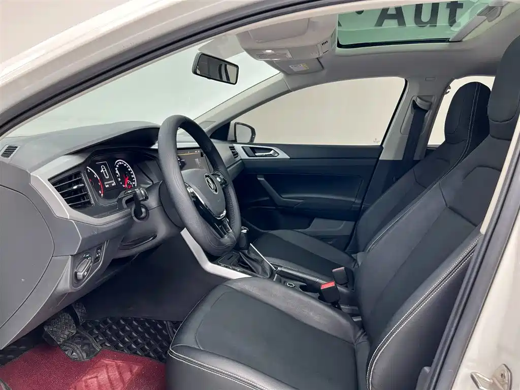 Volkswagen Polo 2021 Plus 1.5L Automatic Panorama Enjoyment Edition фото 12