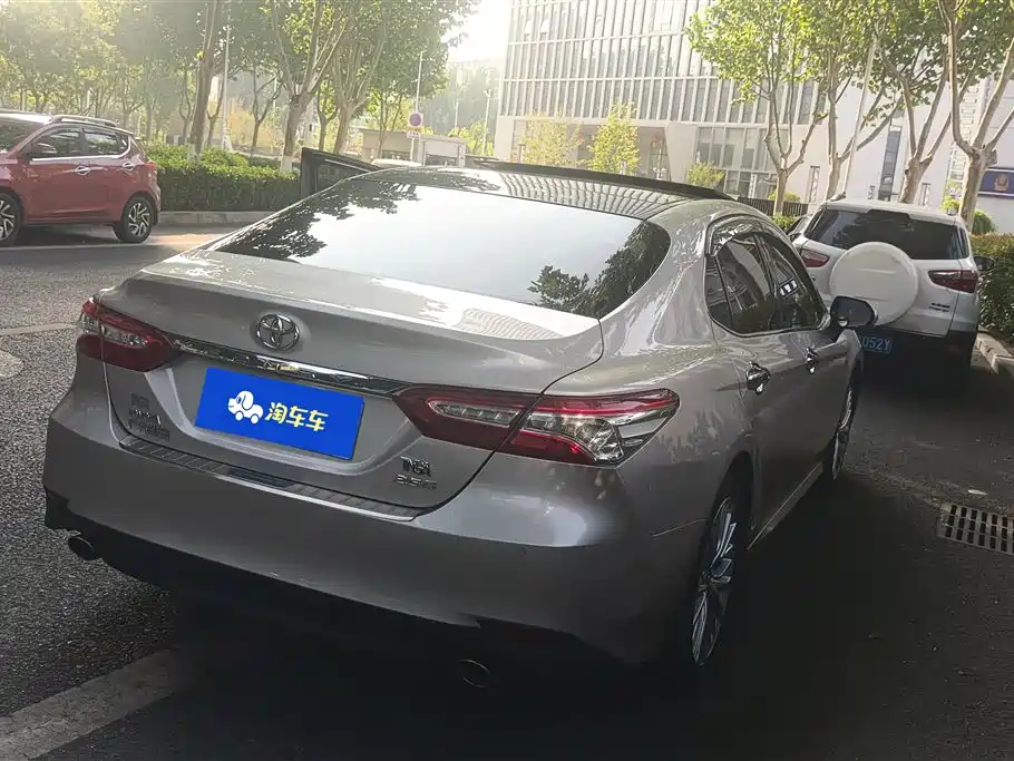 Toyota Camry 2018 2.5G Luxury Edition фото 3