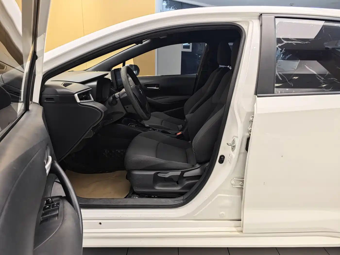 Toyota Levin 2022 TNGA 1.5L CVT Progressive Edition фото 13