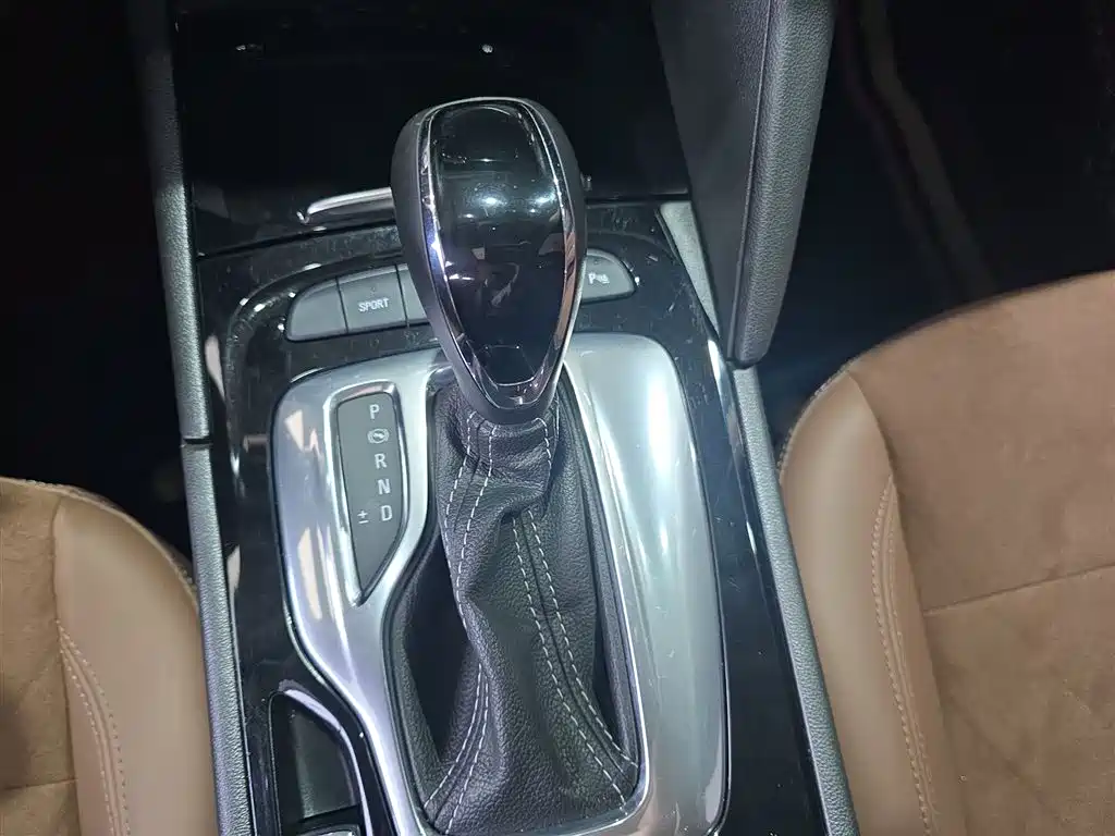 Buick Regal 2019 20T Elite China VI фото 10