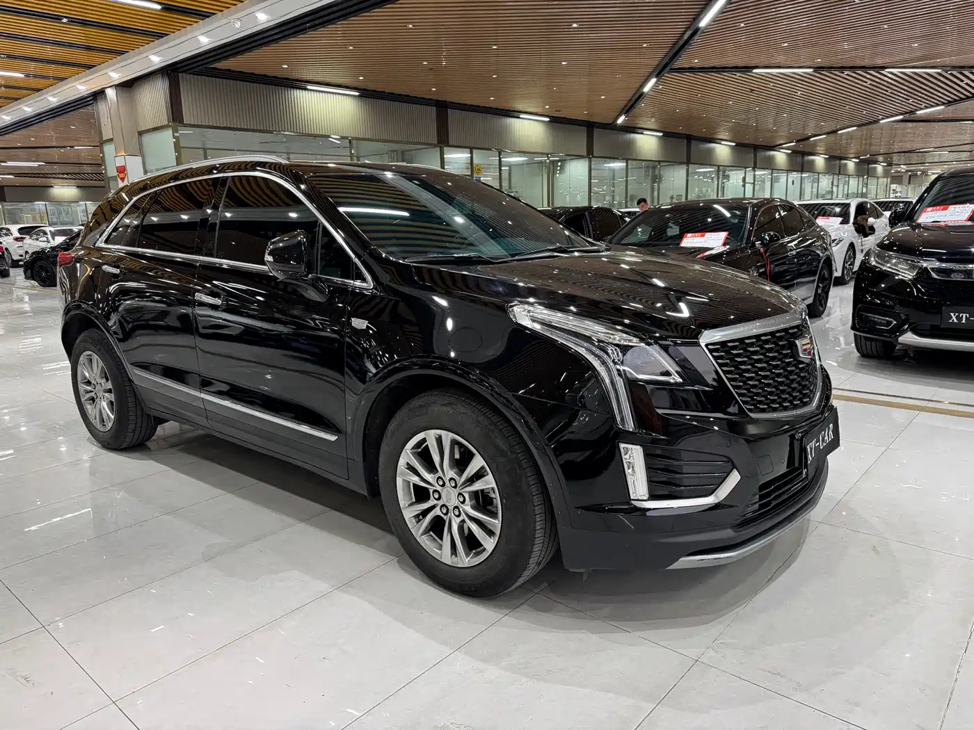 Cadillac XT5 2022 2.0T 2WD Luxury фото 3