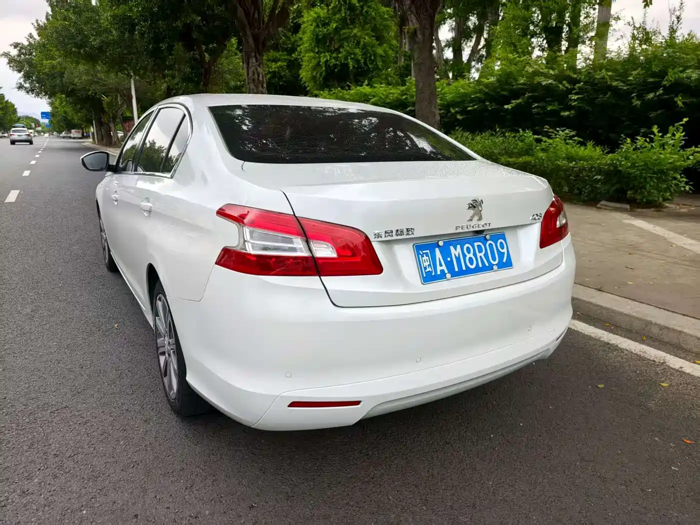 Peugeot 408 2014 1.8L Automatic Luxury Edition фото 11