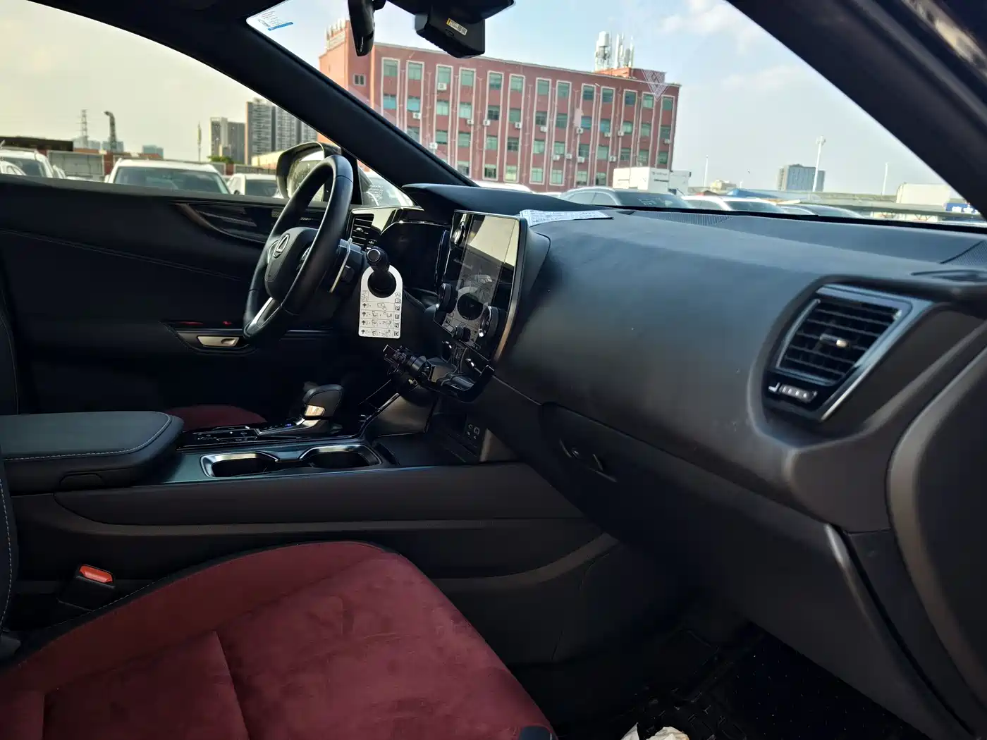 Lexus NX 2024 260 FWD Innovation Edition фото 11